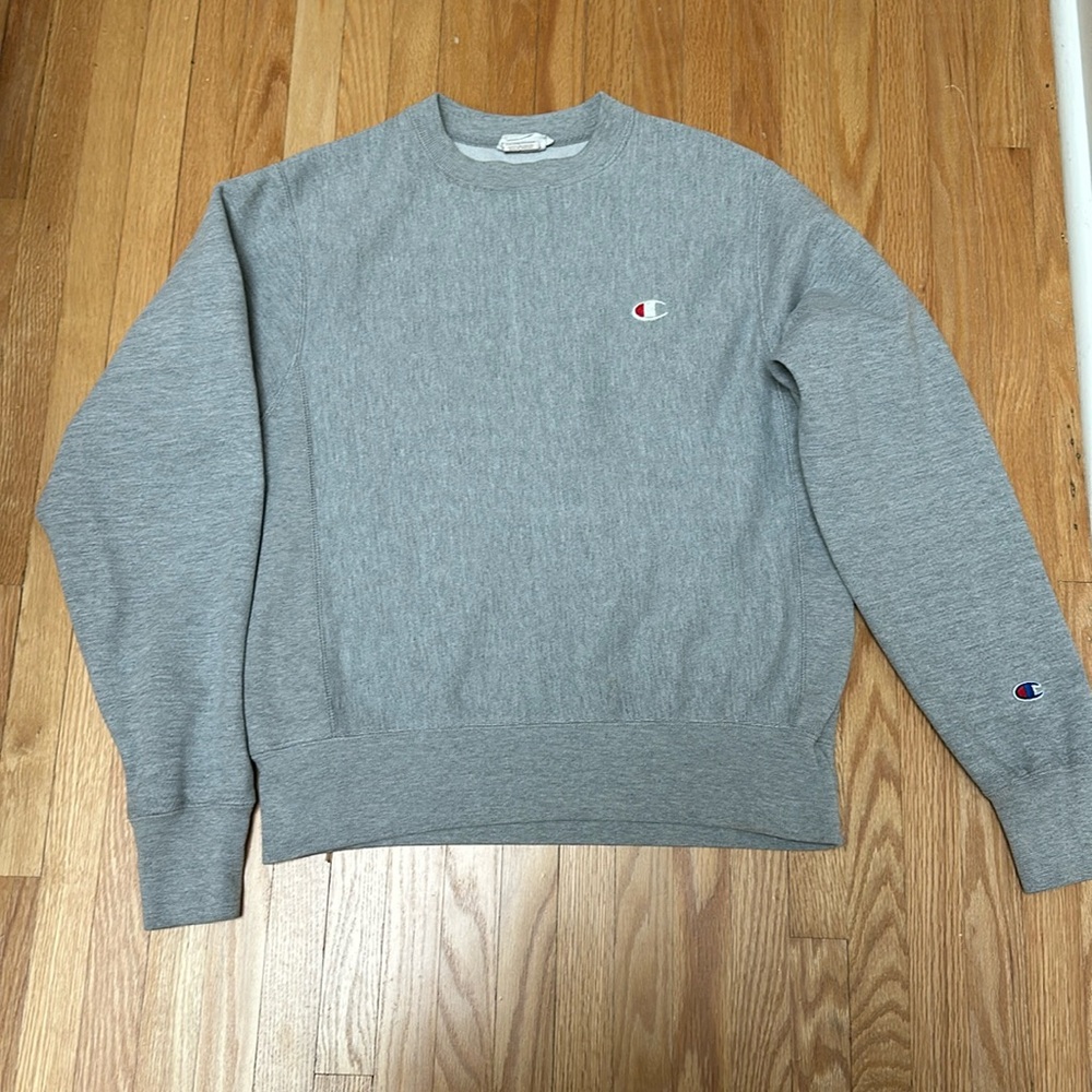 Men’s Grey Reverse Weave Champion sweatshirt
